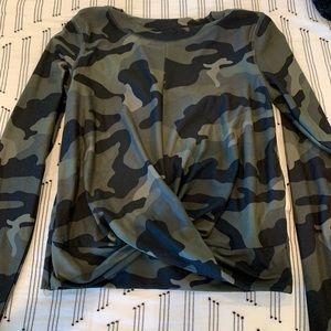 Old Navy workout shirt